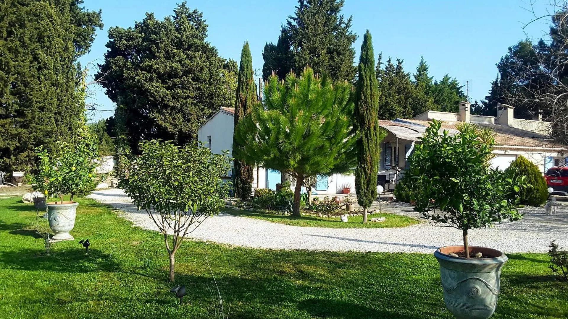 Maison De Charme Avec Jardin Prive A Chateaurenard contacts